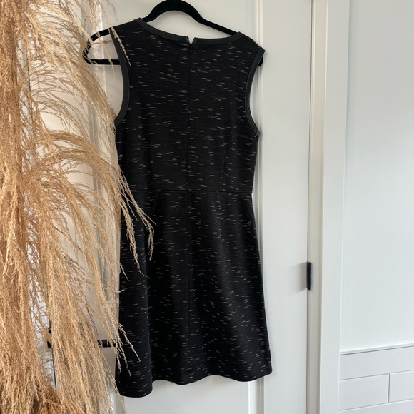 Black shift dress with vegan patent leather edging - Picture 3 of 3